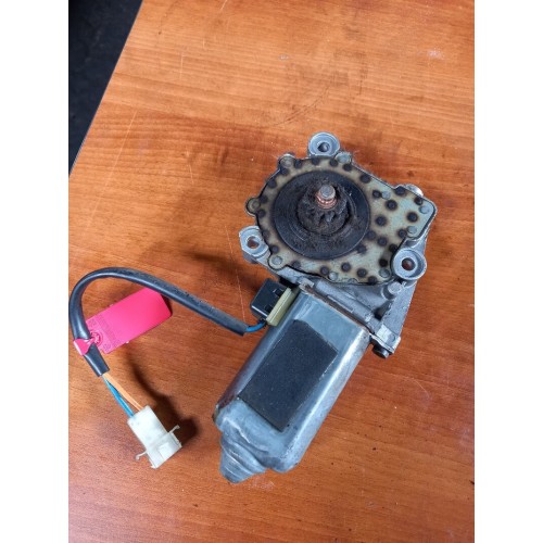 Моторчик стеклоподъемника Scania 4/5 RH (249)-1