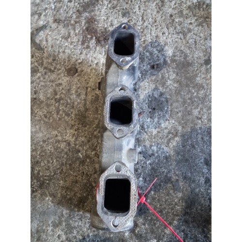 Часть впускного коллектора Renault Magnum MACK RH (946)-2