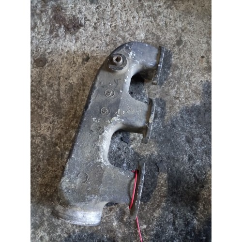 Часть впускного коллектора Renault Magnum MACK RH (946)-1