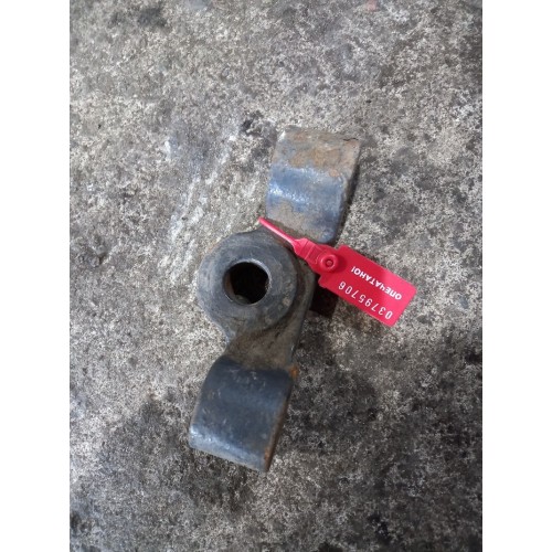 Кронштейн тяги переднего стабилизатора Renault DXI верхний (706)