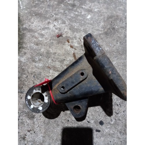 Кронштейн торсиона кабины Renault Magnum DXI LH (908)-1