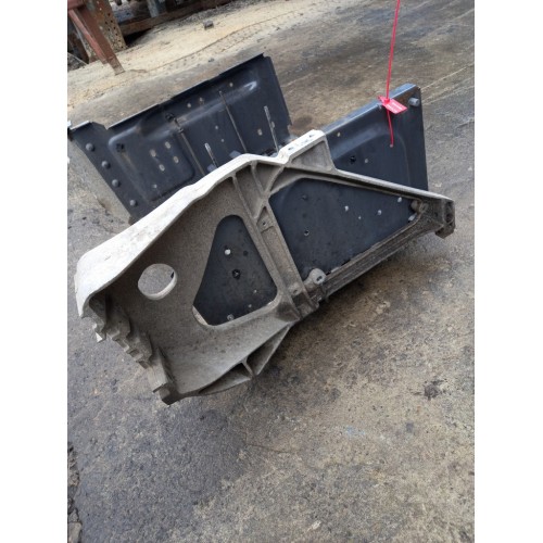 Ящик АКБ Renault TS (608)-6