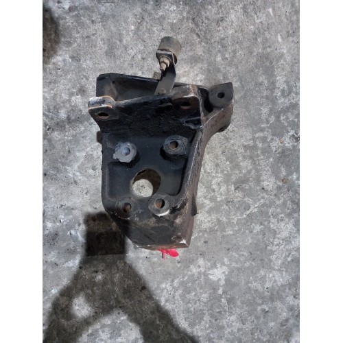 Кронштейн торсиона кабины Renault Premium DCI LH (678)-1