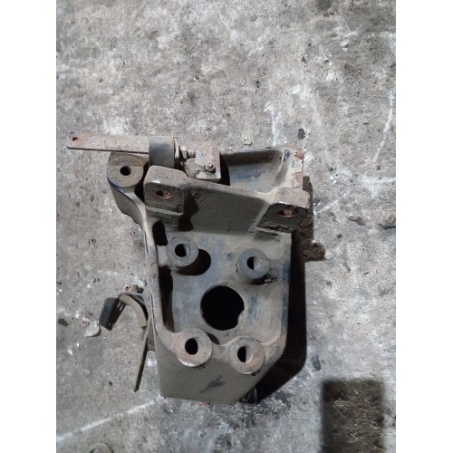 Кронштейн торсиона кабины Renault Premium DCI RH (679)-4