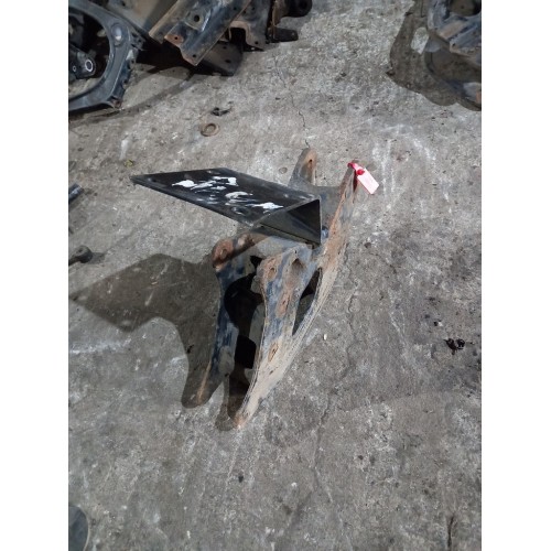 Кронштейн крепления торсиона кабины Renault Magnum MACK (001)-1