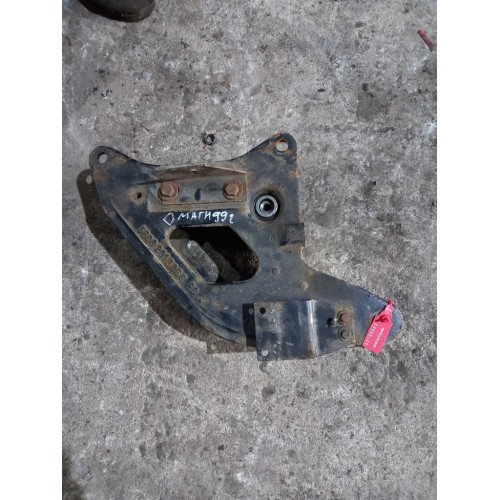 Кронштейн крепления торсиона кабины Renault Magnum MACK (002)