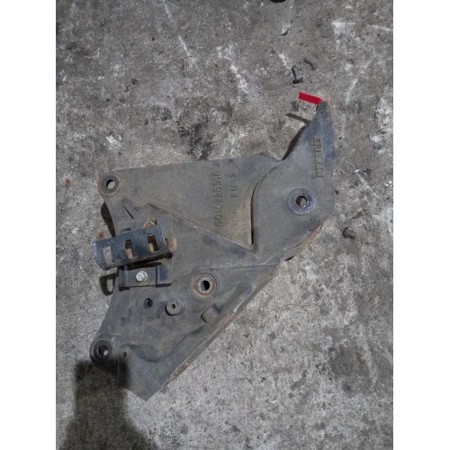 Кронштейн крепления торсиона кабины Renault Magnum DXI (670)