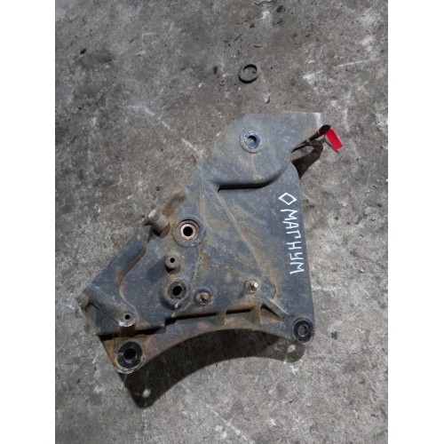 Кронштейн крепления торсиона кабины Renault Magnum DXI (670)-3