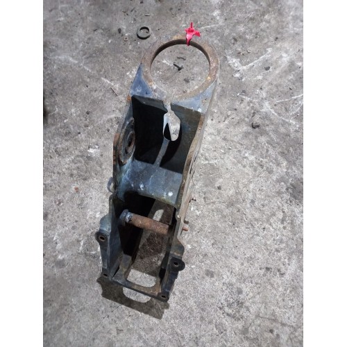 Кронштейн крепления торсиона кабины Renault Magnum DXI (670)-1