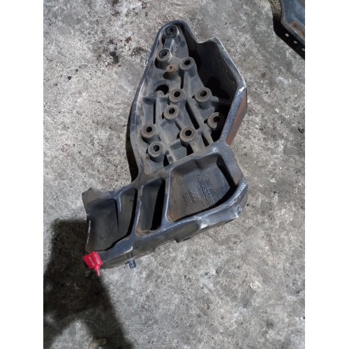 Кронштейн крепления торсиона кабины Renault Premium DXI RH (680)