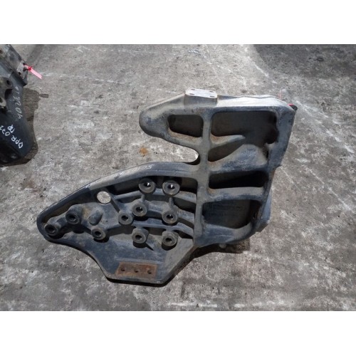 Кронштейн крепления торсиона кабины Renault Premium DXI LH (667)