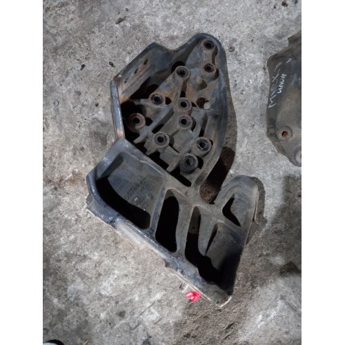 Кронштейн крепления торсиона кабины Renault Premium DXI LH (668)