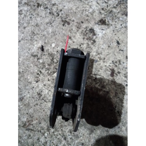 Замок кабины Renault DCI/MACK (117)-2