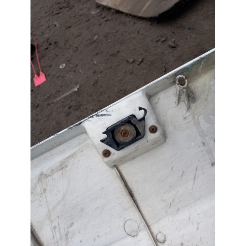 Угол кабины Renault Magnum Mack500 133575 (873) с дефектом-2