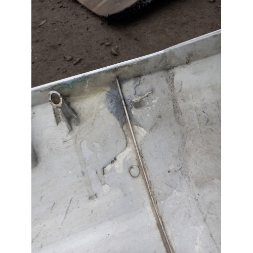 Угол кабины Renault Magnum Mack500 133575 (873) с дефектом-3