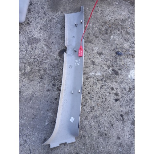 Накладка на стойку лобового стекла Renault Premium 037929 (салон) RH (954)-1