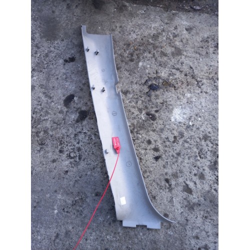 Накладка на стойку лобового стекла Renault Premium 037929 (салон) LH (957)-2