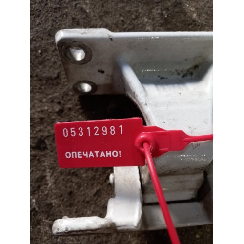 Петля двери Renault Premium 037929 (981)-1