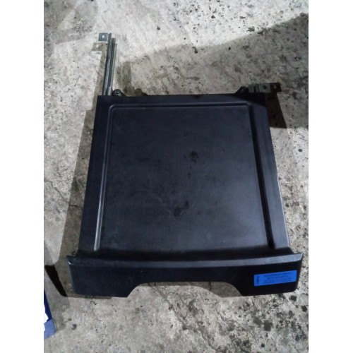 Столик выдвижной DAF XF 105 460 897340 (118)