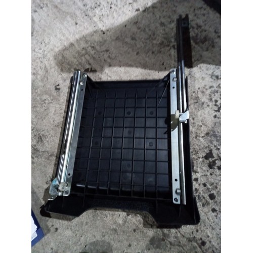 Столик выдвижной DAF XF 105 460 897340 (118)-1