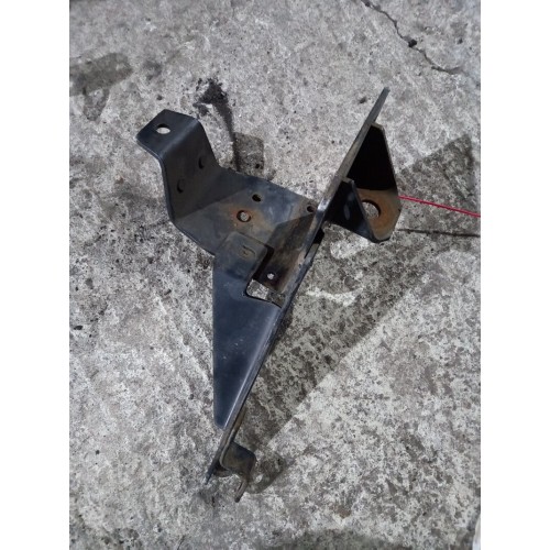 Кронштейн переднего амортизатора кабины Renault Magnum MACK RH (167)-1