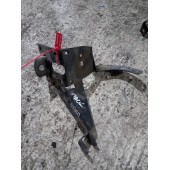 Кронштейн переднего амортизатора кабины Renault Magnum MACK RH (169)