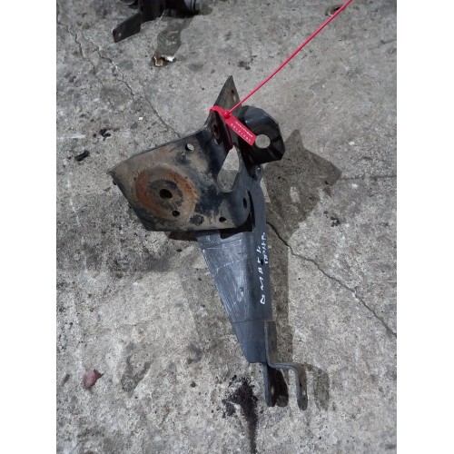 Кронштейн переднего амортизатора кабины Renault Magnum MACK LH (166)