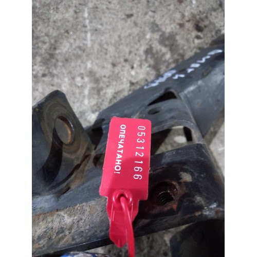 Кронштейн переднего амортизатора кабины Renault Magnum MACK LH (166)-1