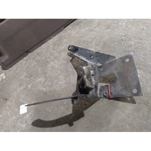 Кронштейн переднего амортизатора  кабины Renault Magnum MACK LH (168)-1