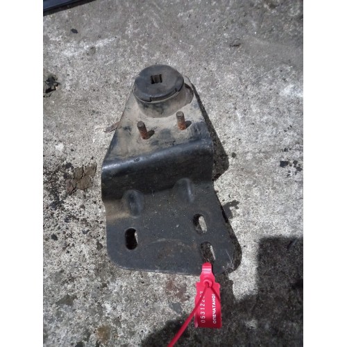 Кронштейн радиатора Renault Magnum (233)