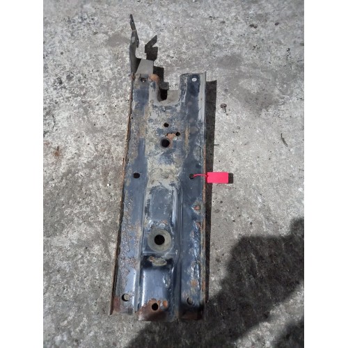 Кронштейн задней подушки кабины Renault Magnum MACK (232)-1