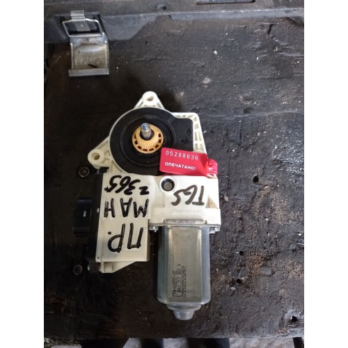 Моторчик стеклоподъемника MAN TGS 025376 RH (636)-1