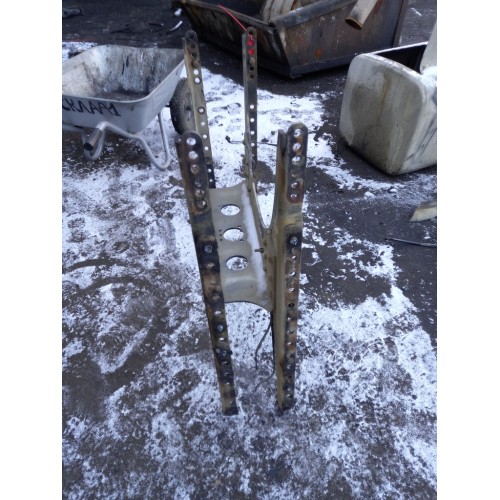 Траверса MAN TGS 025665 центральная (276)