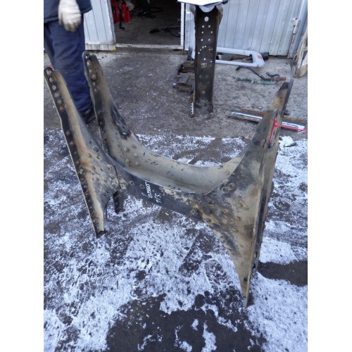 Траверса MAN TGS 025665 центральная (276)-2