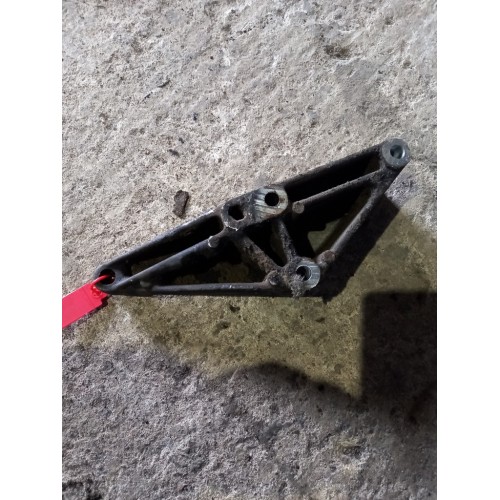 Кронштейн патрубка интеркулера (алюм.) DAF 105 460 864727 (219)-1