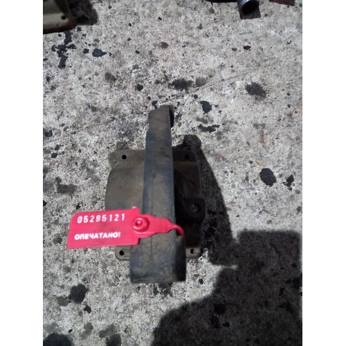 Кронштейн компрессора кондиционера Renault Premium DCI (121)-2