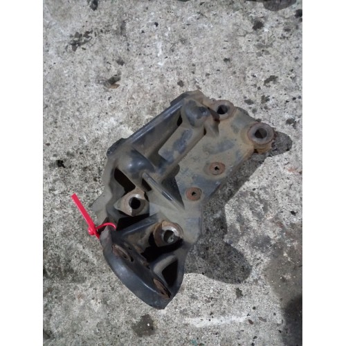 Кронштейн ролика натяжителя Renault DXI 13/Volvo D13 (176)