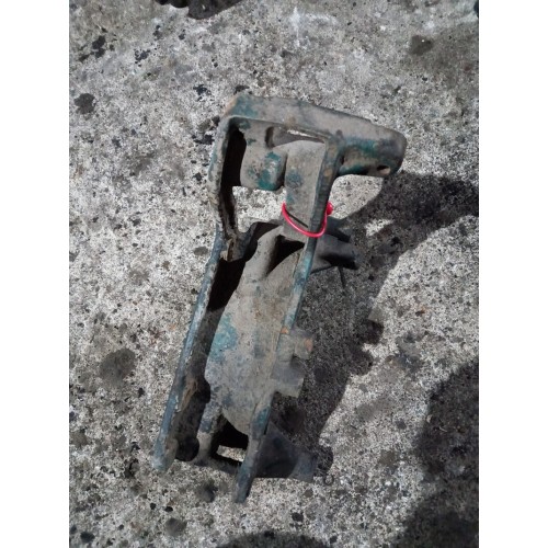 Кронштейн генератора Volvo D12С (042)-3