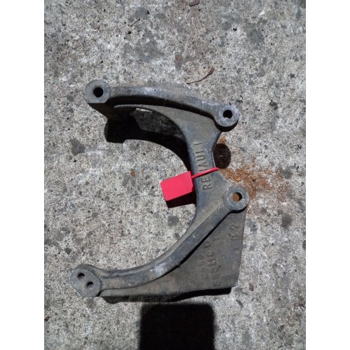 Кронштейн генератора Renault Premium DCI (105)-1