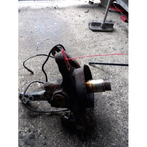 Цапфа (кулак поворотный) Scania R420 139094 блок LH (696)-1