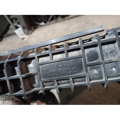 Радиатор основной Scania P340 626313 деф. (167)-3