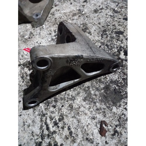 Кронштейн двигателя Volvo D13A/Renault Magnum DXI 13 LH (784)-3