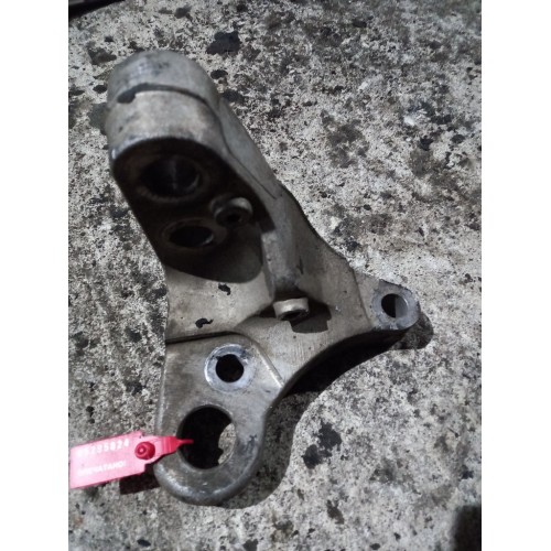 Кронштейн двигателя Volvo D13A/Renault Magnum DXI 13 RH (824)