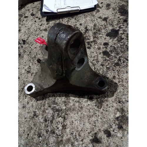 Кронштейн двигателя Volvo D13A/Renault Magnum DXI 13 RH (826)-3