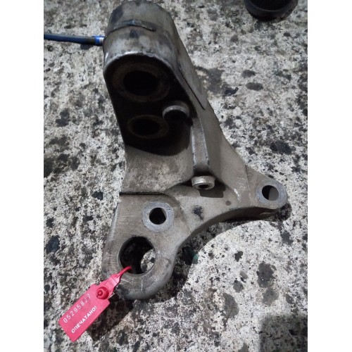 Кронштейн двигателя Volvo D13A/Renault Magnum DXI 13 RH (827)