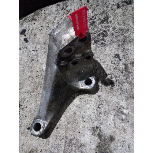 Кронштейн двигателя Volvo D12А LH (773)-3