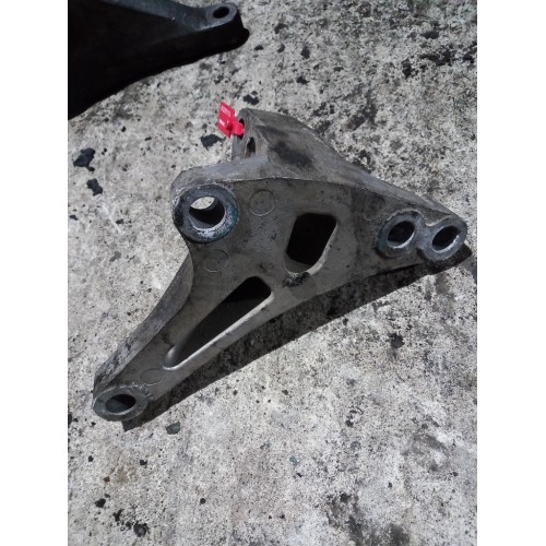 Кронштейн двигателя Volvo D12А LH (773)-1