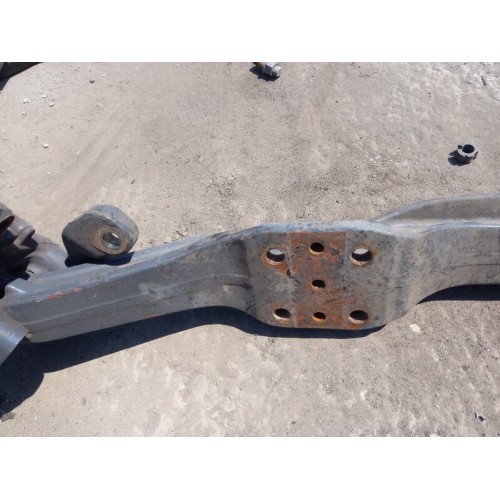 Балка передняя Renault T-Seria в сборе с цапфами d68 (929)-1