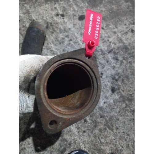 Патрубок помпы Renault Magnum DXI 12 (960)-2