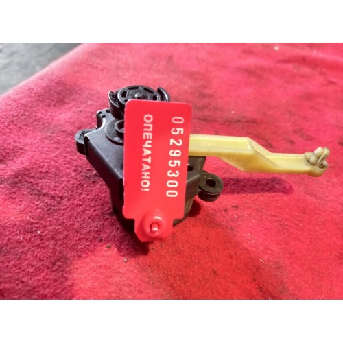 Моторчик заслонки отопителя (сервопривод) MAN TGS 025665 (300)-1